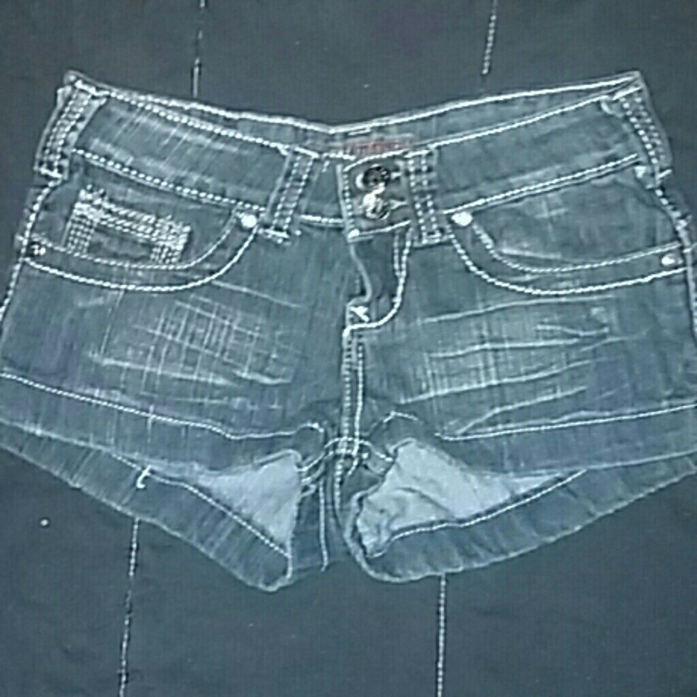 Short shorts